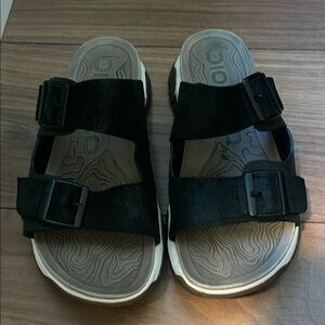 Bionica Black and White Sandals with Adjustable Buckles